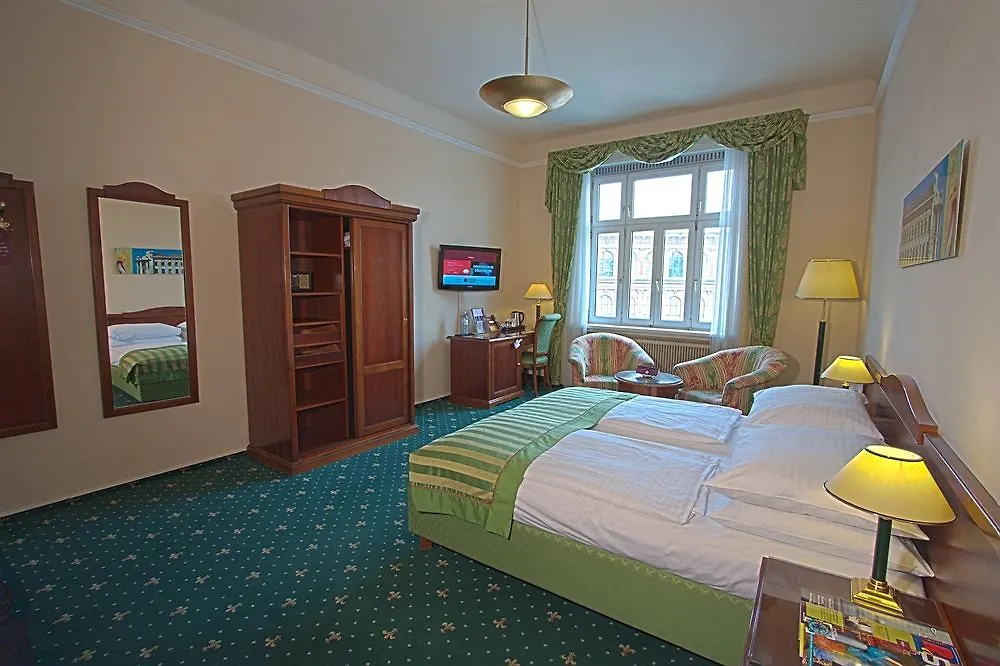 Hotel Secession An Der Oper Wien 4*,