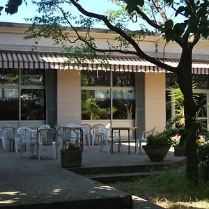 auberge-de-jeunesse-hi-arles.fr-provencehotel.com/