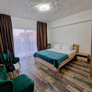 verificați disponibilitatea