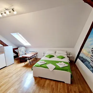 verificați disponibilitatea
