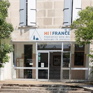 auberge-de-jeunesse-hi-arles.fr-provencehotel.com/