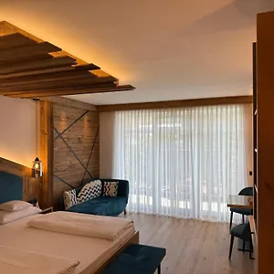 Am Schlossberg 4*, Erding Německo
